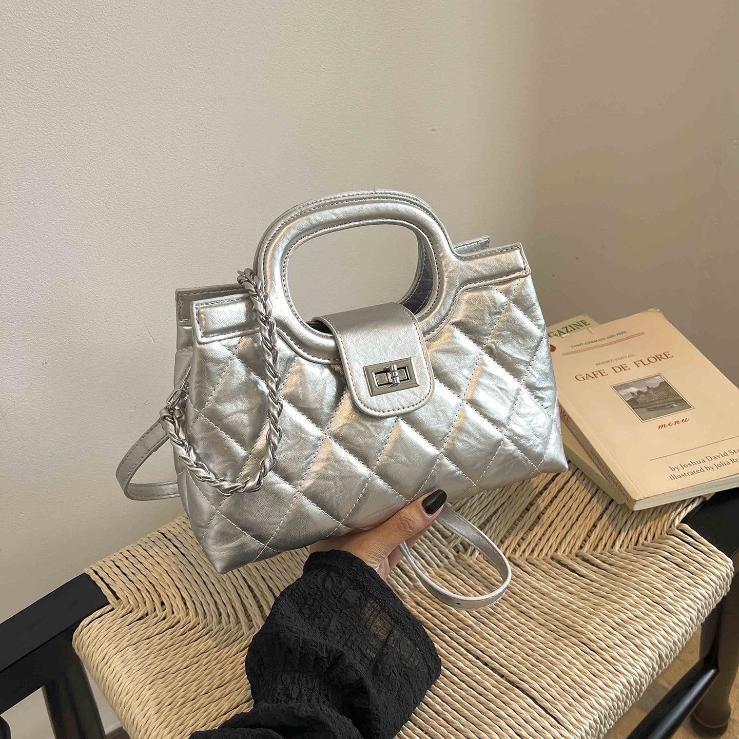 Beautiful Women's Classic Style Rhombus Chain Women's Handbag