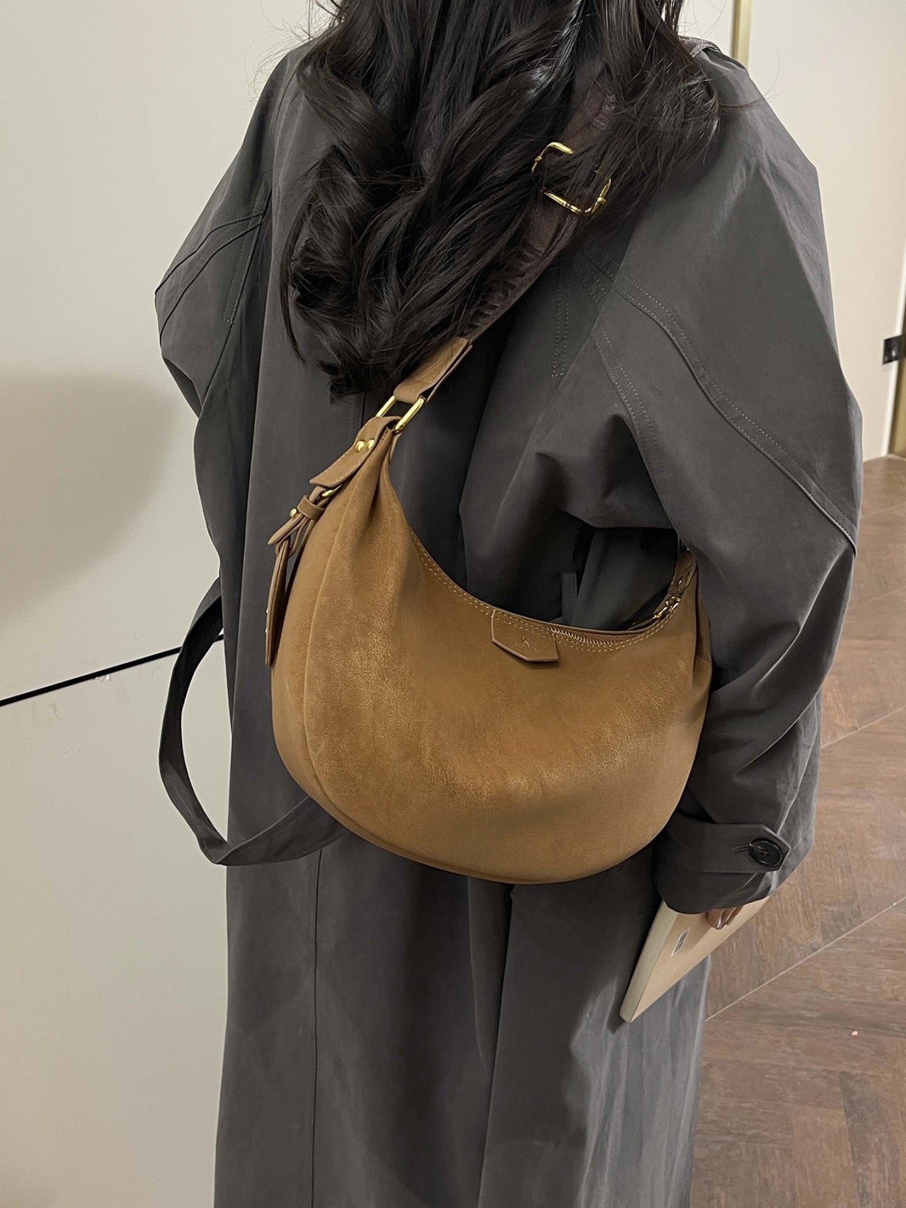 Women's Wide Strap Retro Dumpling Advanced Texture Bags
