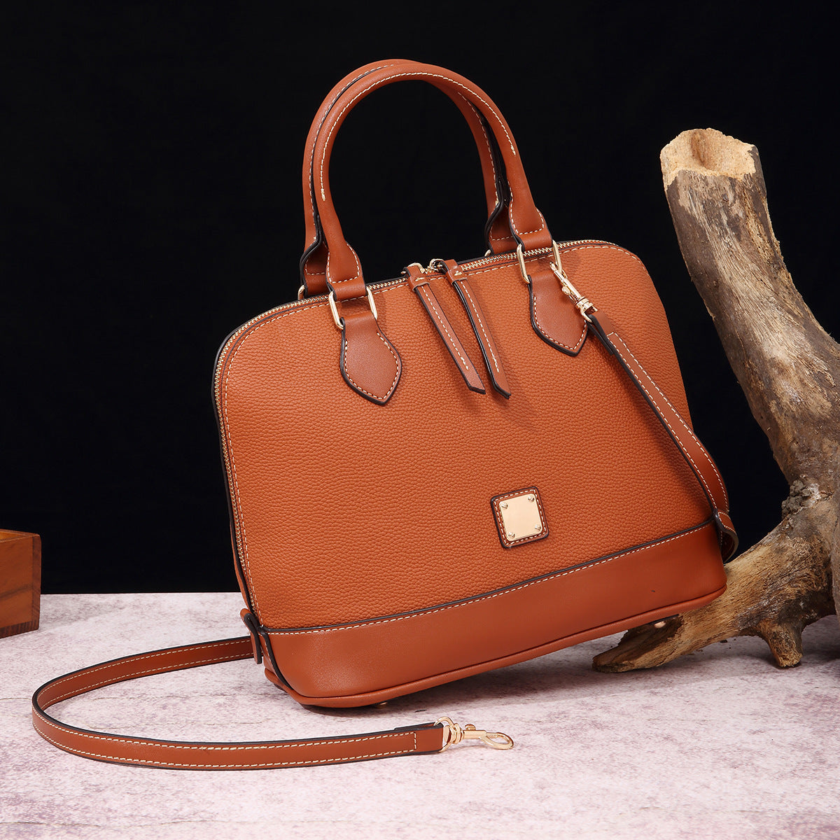 Women's Holding Color Matching Lychee Pattern Leather Women's Handbag
