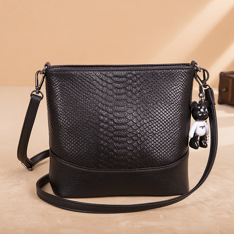 Women's First Layer Cowhide Fashion Large Capacity Women's Messenger Bag
