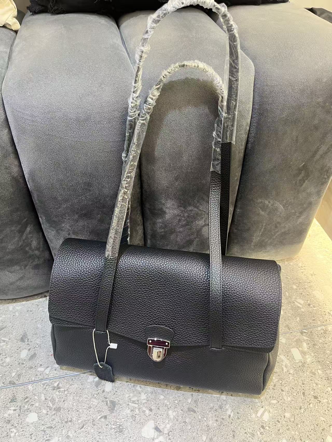 Women's Style Retro Matte Texture Large Capacity Versatile Kelly Ol Portable Bags