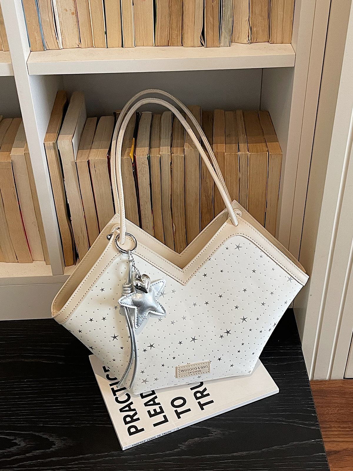 Women's Large Capacity Fashion Commuter For College Tote Bag