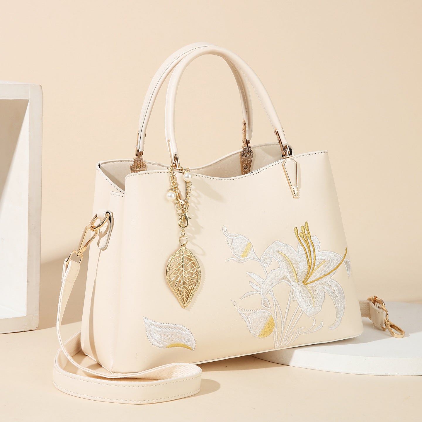 Women's Chinese Style Embroidery Versatile Mother Wedding Women's Shoulder Bag