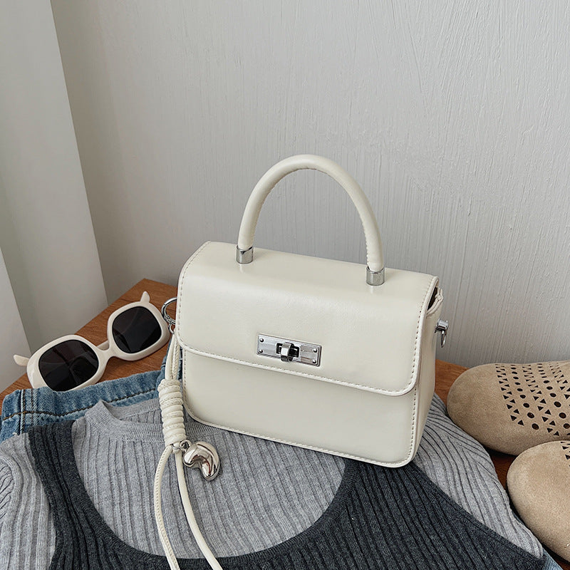 Portable Female Simple Western Style Commuter Shoulder Bags
