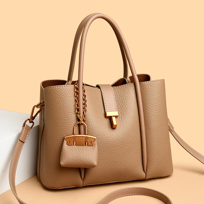 Women's Fashionable Temperamental High-grade Large Capacity Women's Handbag