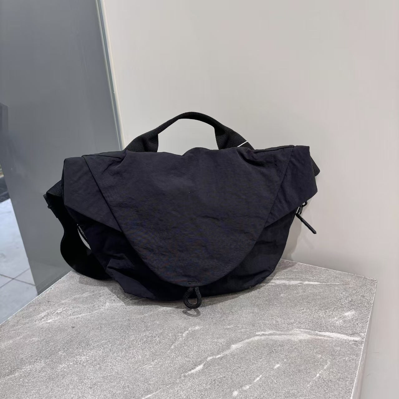 Classic Magnetic Dumpling Fitness Cycling Waterproof Women's Messenger Bag