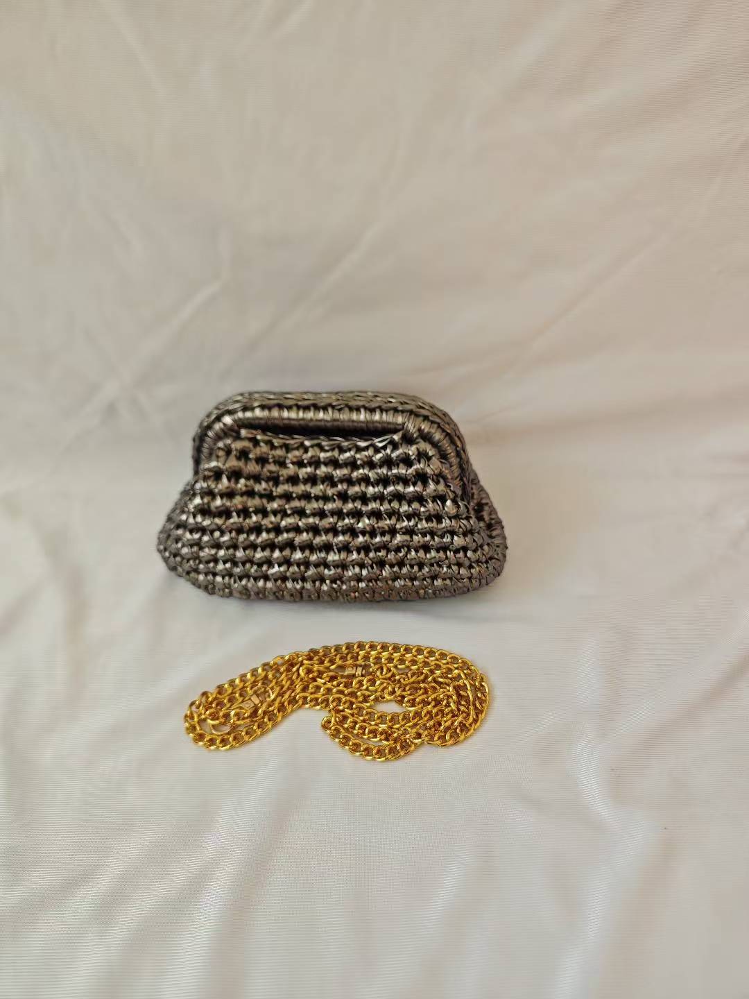 Women's Hand-woven Chain Mini Style Metallic Cloth Women's Handbag