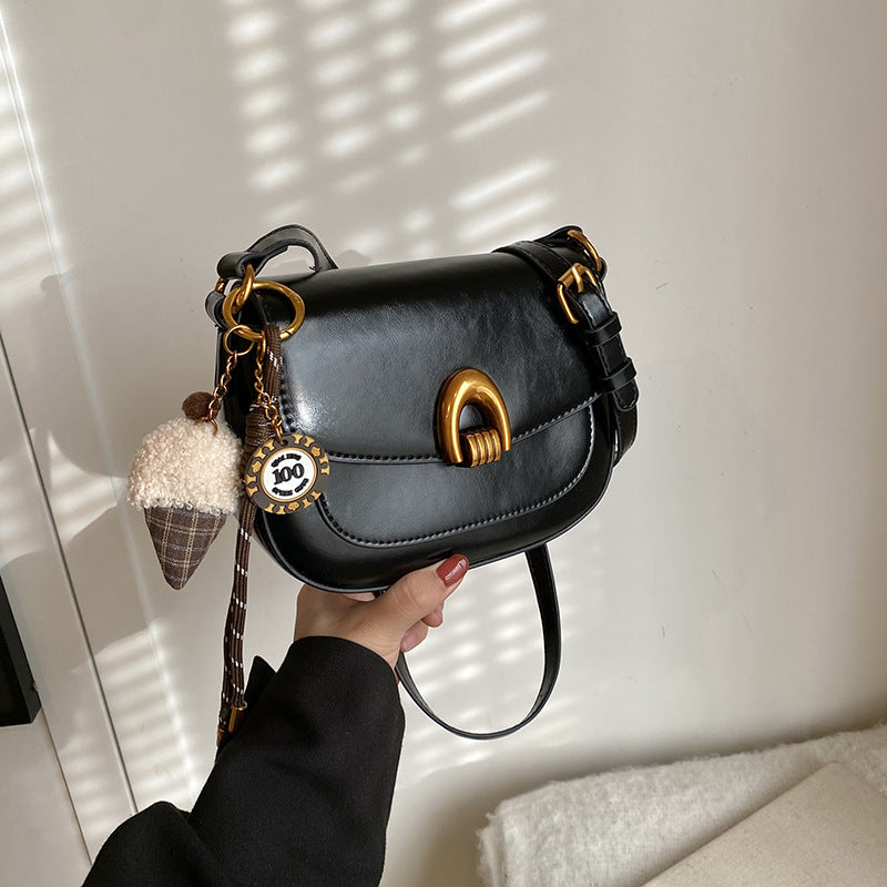 Women's Retro Minority Underarm Fashionable Fashion Saddle Women's Shoulder Bag
