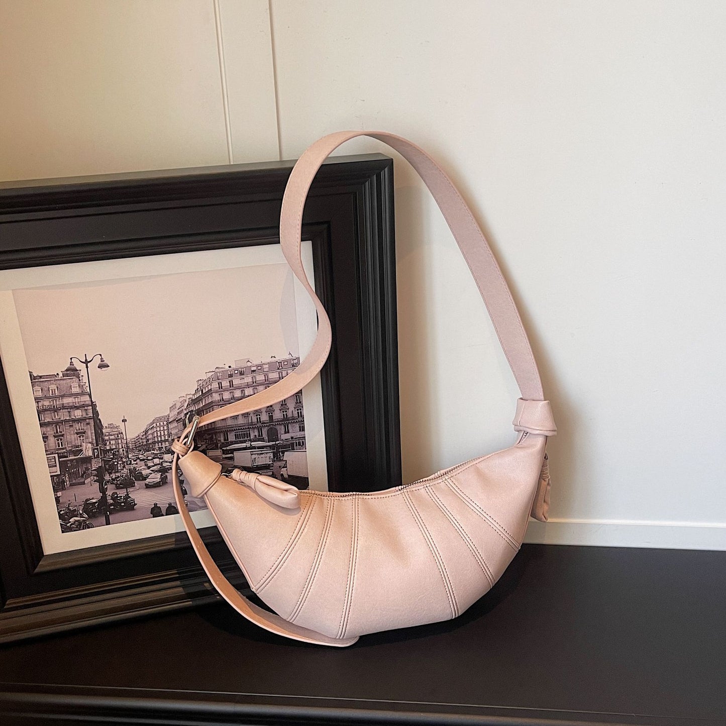Retro Large Capacity Croissant Trendy Personality Stitching Dumpling Women's Shoulder Bag