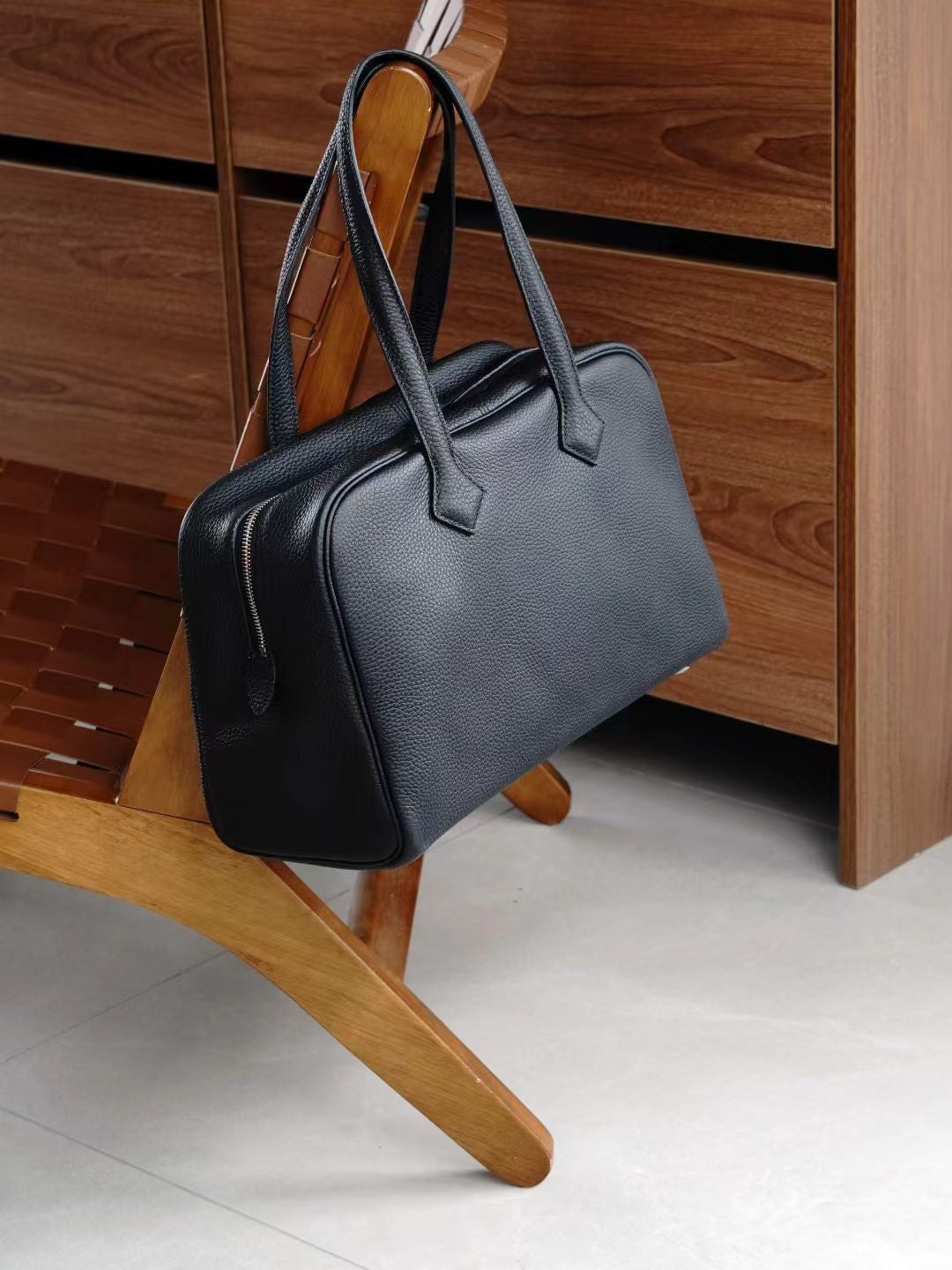 Women's Victoria First Layer Cowhide Large Capacity Versatile Commuter Women's Shoulder Bag