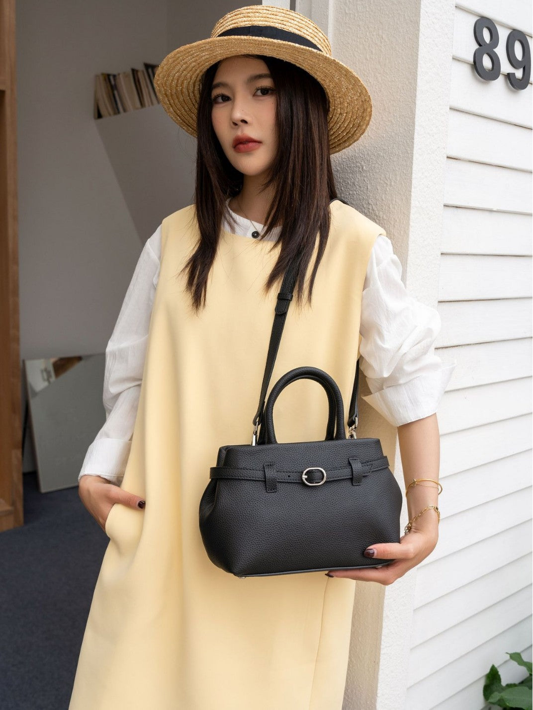 Women's First Layer Leather Large Capacity Nice Zipper Women's Shoulder Bag