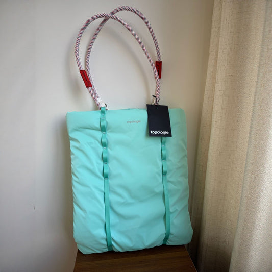 Women's & Men's Vertical Cloud Nylon Waterproof Lightweight Computer Bags