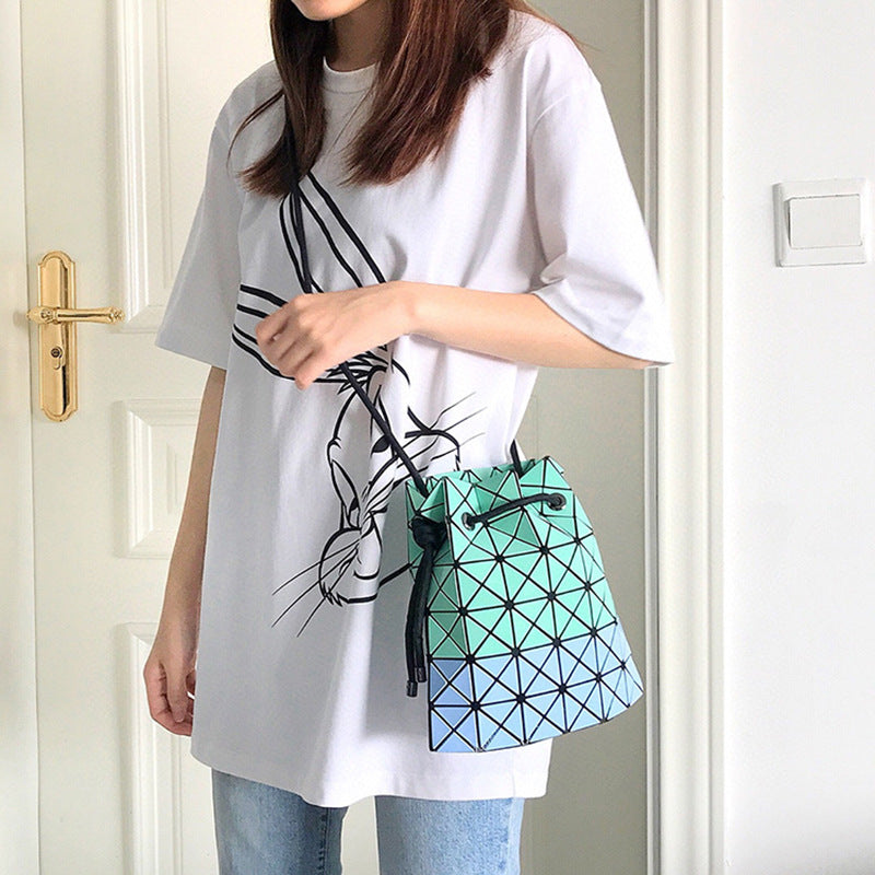 Women's Drawstring Double Stitching Glossy Diamond Plaid Bags