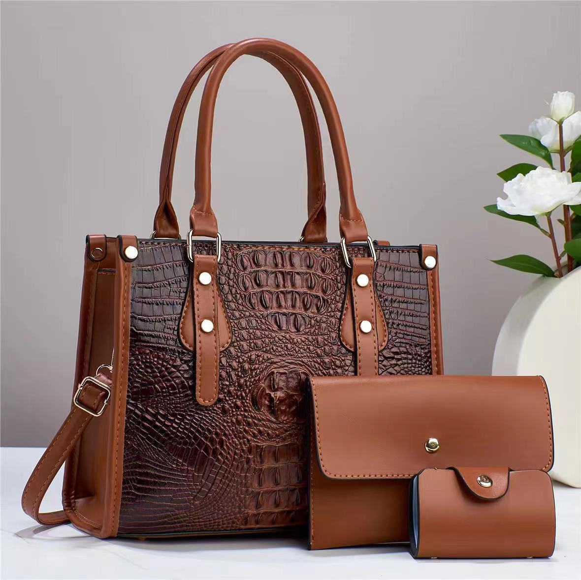 Women's Crocodile Pattern Embossed Large Capacity Mom Trendy Fashion One Women's Handbag