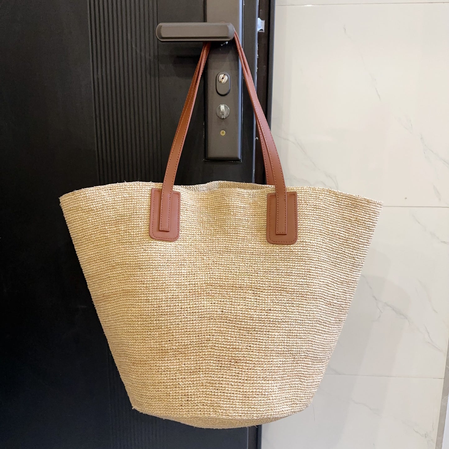 Women's Leather Strap Raffia Woven Seaside Holiday Women's Shoulder Bag