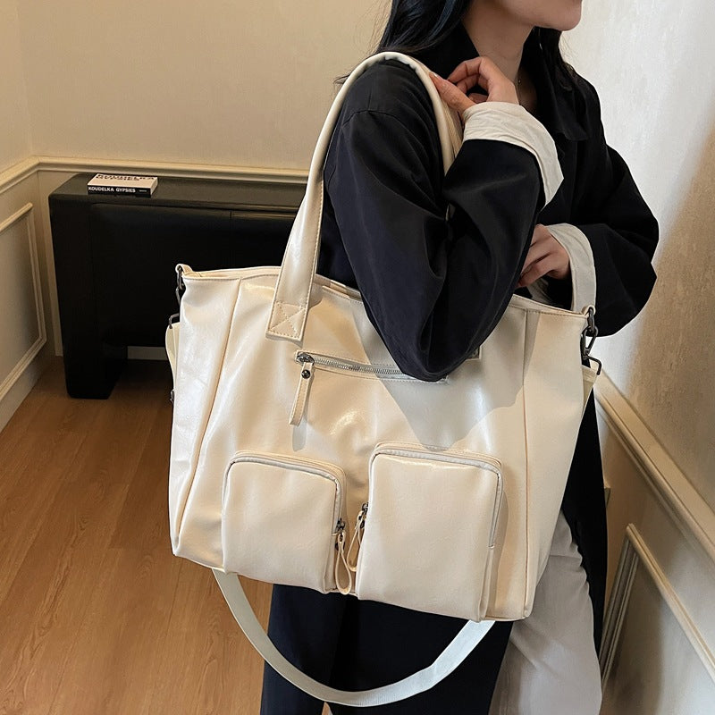 Women's Capacity Soft Leather Solid Color Stylish Good Texture Glossy Women's Messenger Bag
