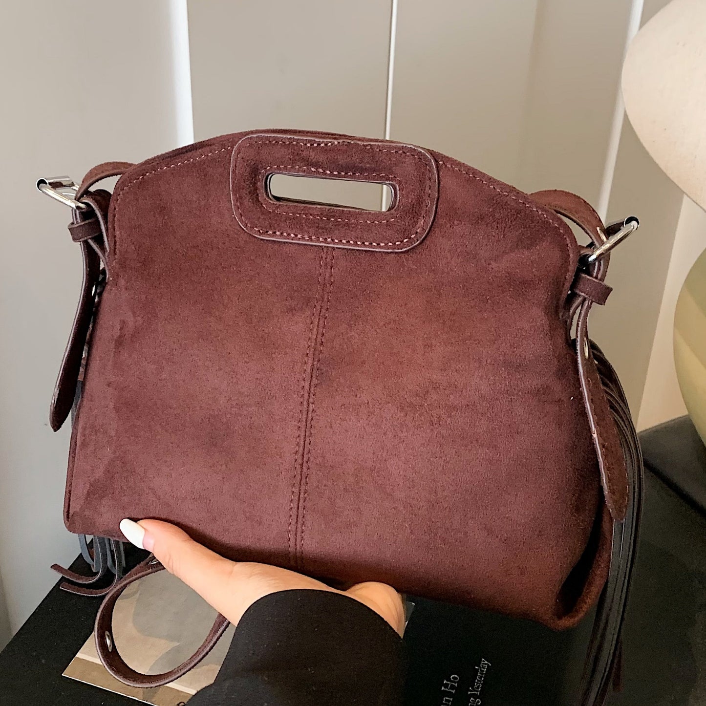 Attractive Women's High-grade Tassel Fashion Commuter Women's Messenger Bag