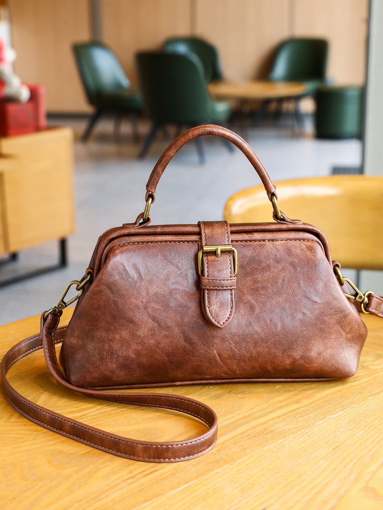 Comfortable Women's Fashion Retro High-grade Clip Handbags