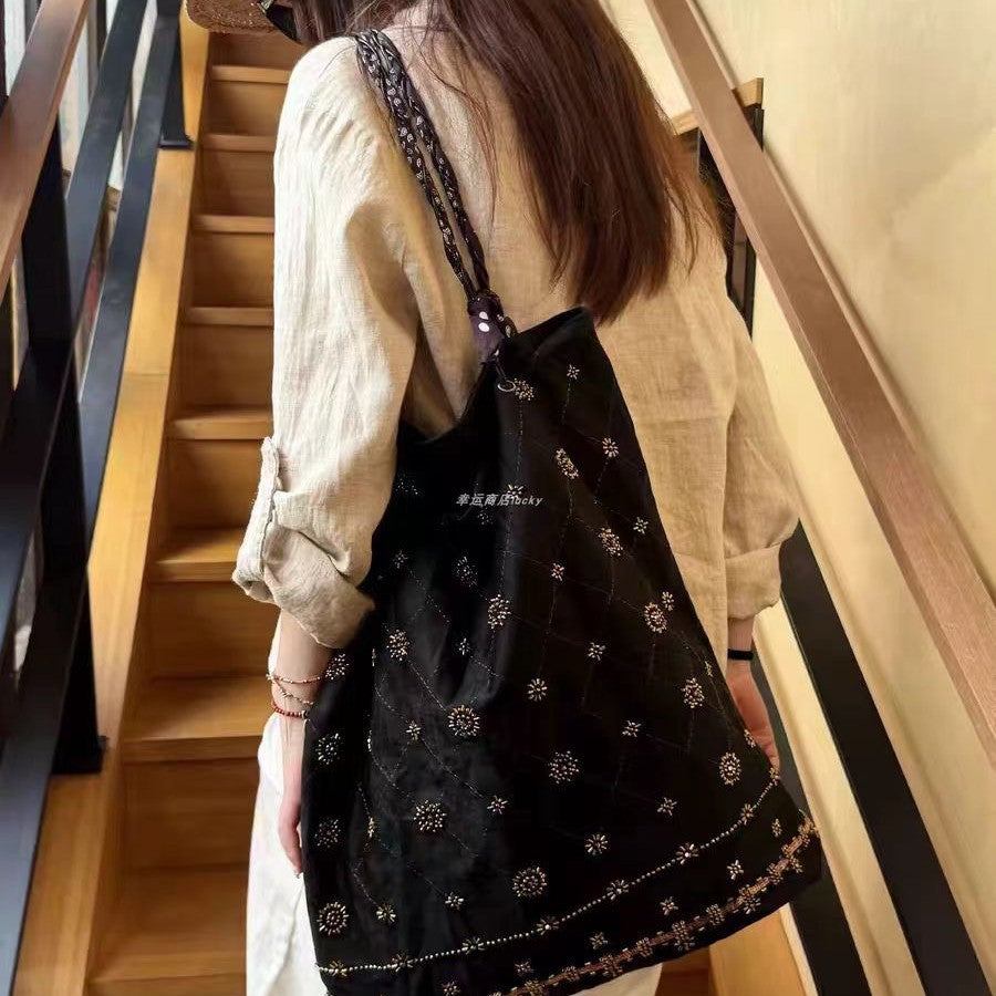 Women's Embroidered Design Chinese Fashion Retro Large Capacity Women's Shoulder Bag