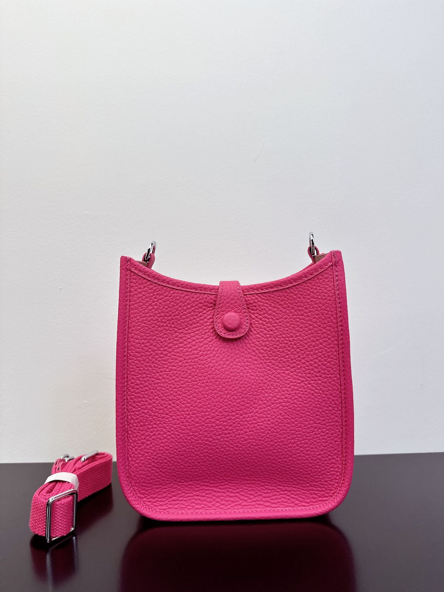 Women's Advanced Texture First Layer Cowhide Hollow Lychee Women's Messenger Bag