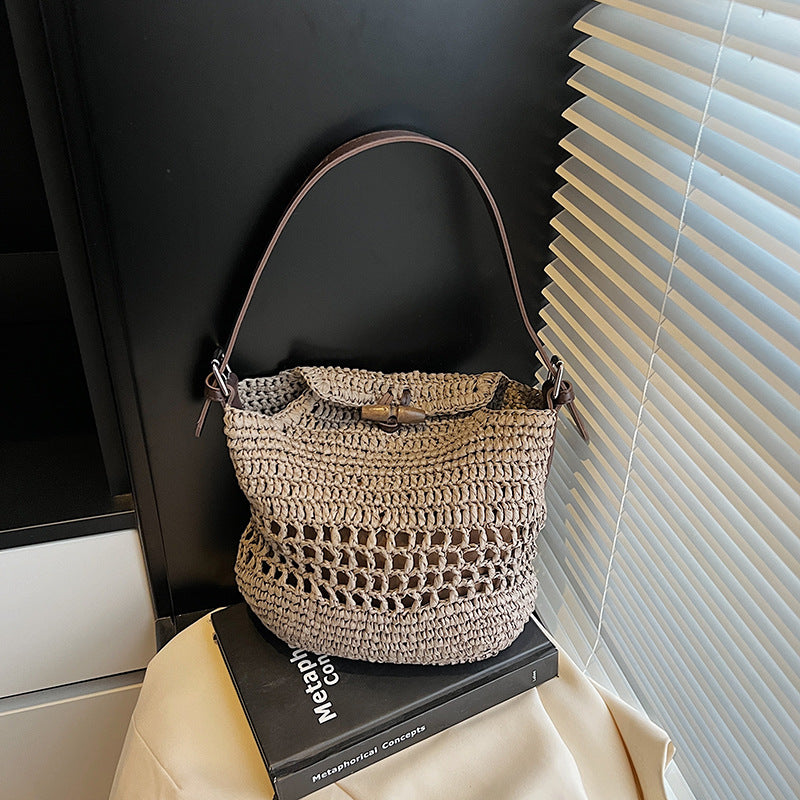 Women's Hand-woven Seaside Holiday Large Capacity Totes Commuting Women's Messenger Bag