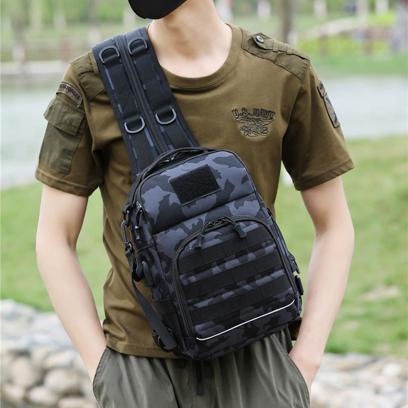 Men's Camouflage Tactics Two Shoulders Lure Large Men's Chest Bag