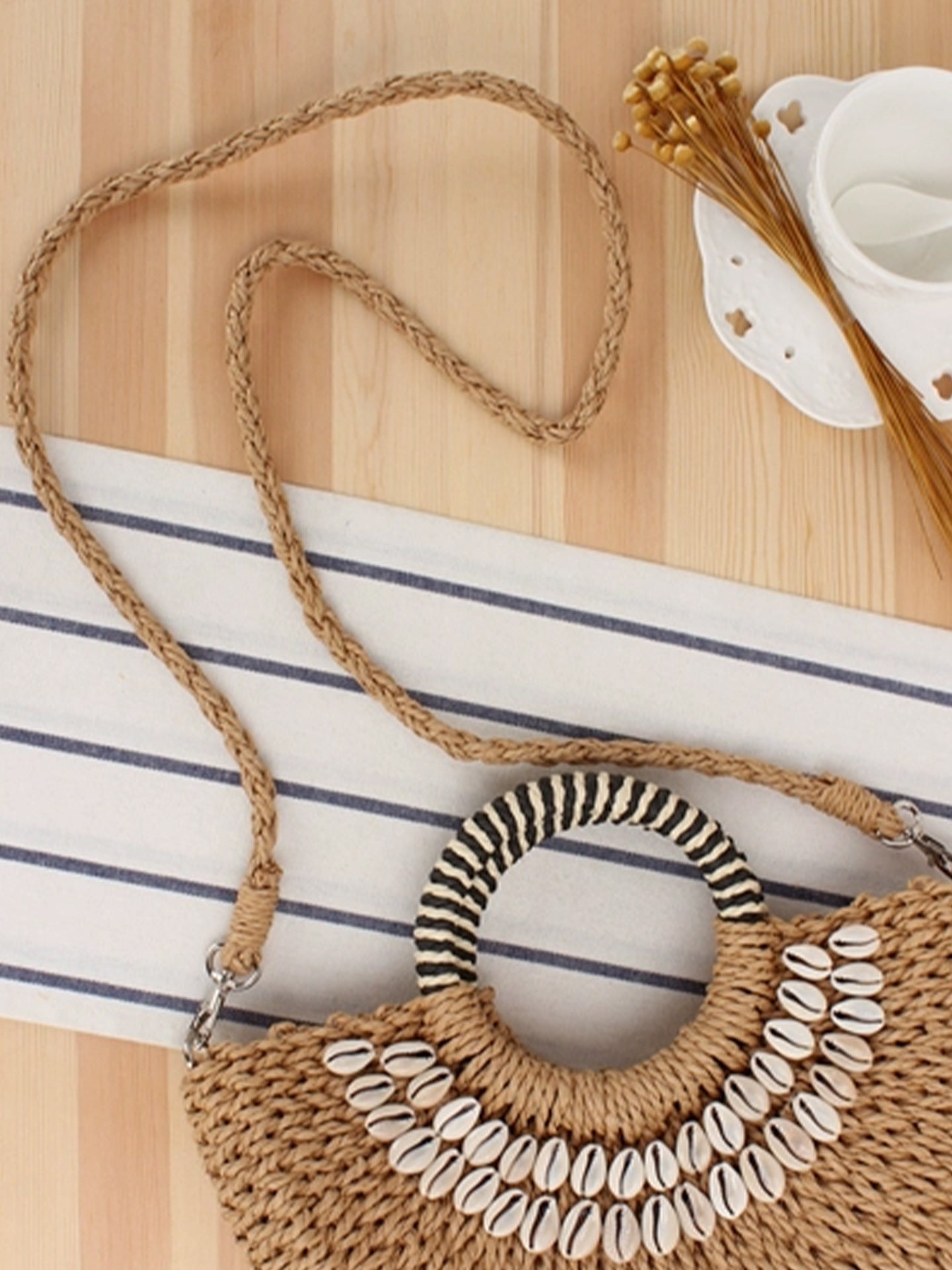 Style Natural Shell Semicircle Hand Carrying Woven Holiday Women's Shoulder Bag