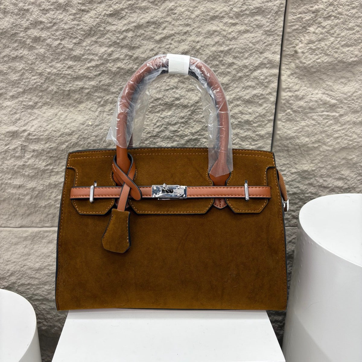 Elegant Portable Deerskin Veet Commute Retro Women's Handbag