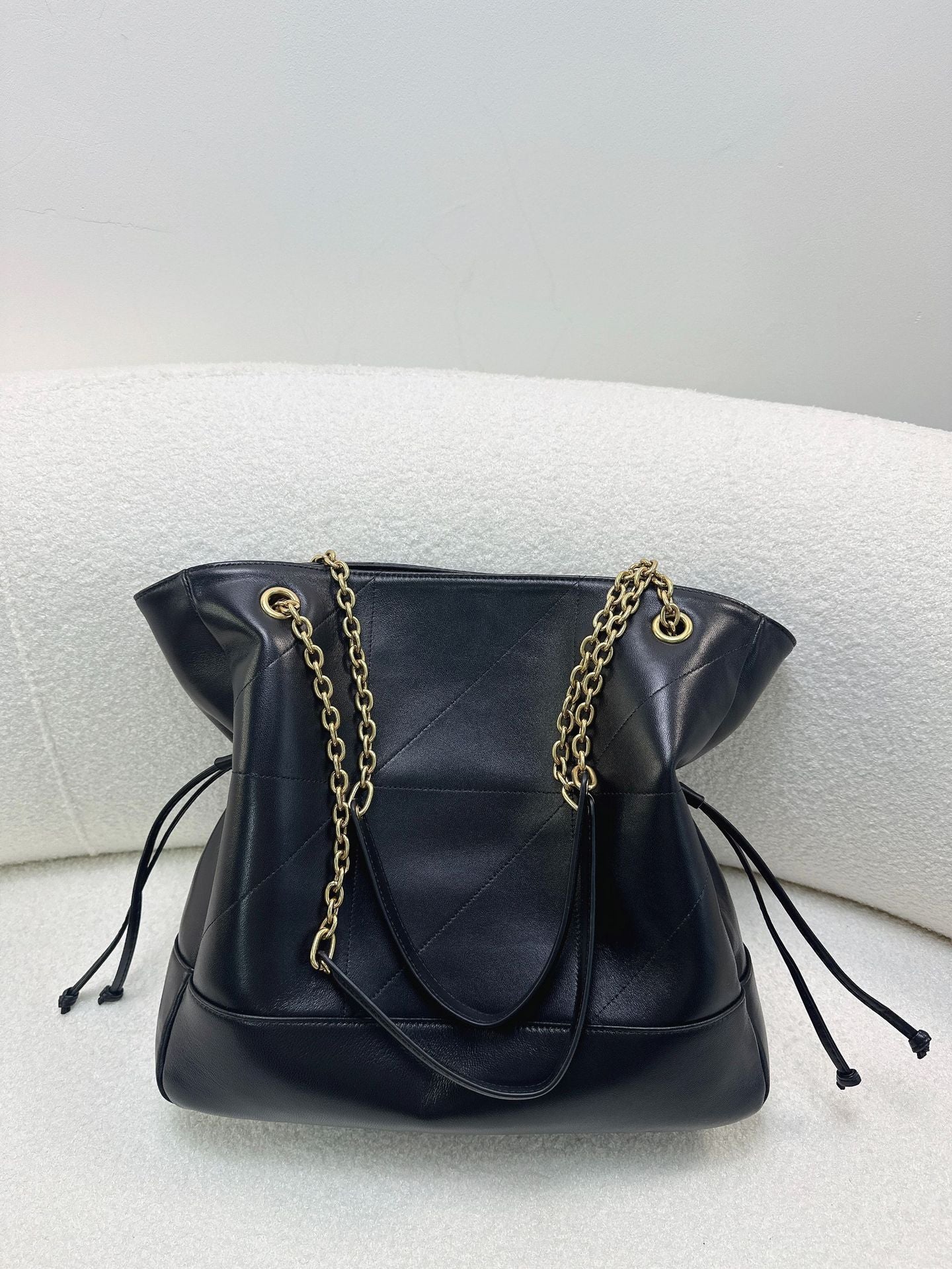 Sheepskin Lucky Drawstring Large Capacity Fashion Commuter Tote Bag