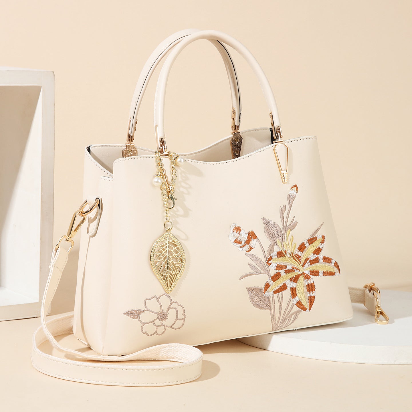 Women's Chinese Style Embroidery Versatile Mother Wedding Women's Shoulder Bag