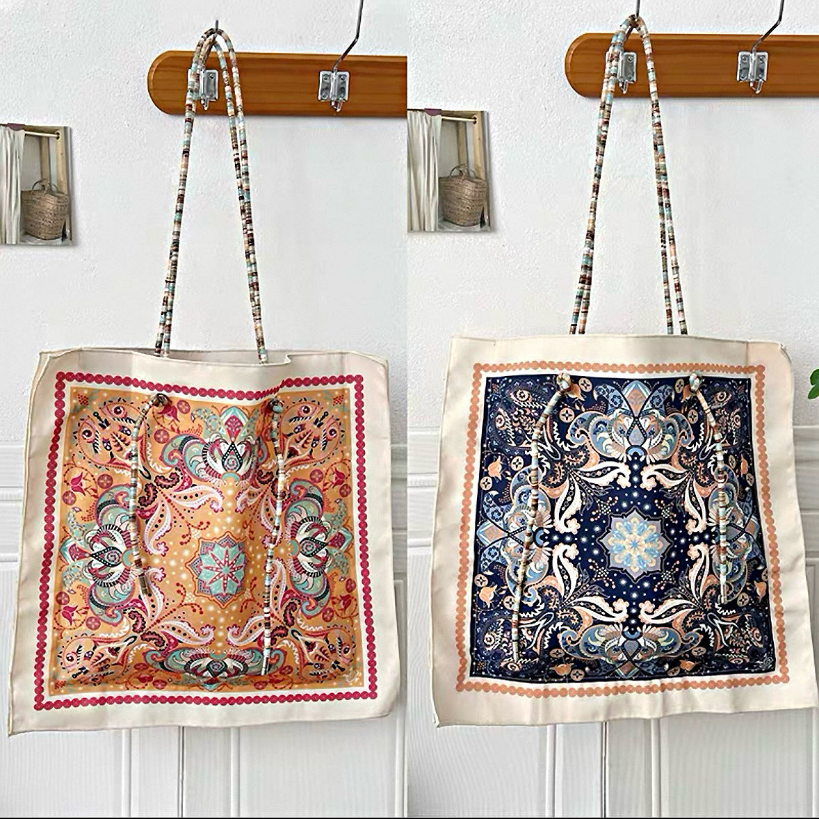 Large Capacity Duplex Printing Elegance Retro Women's Messenger Bag