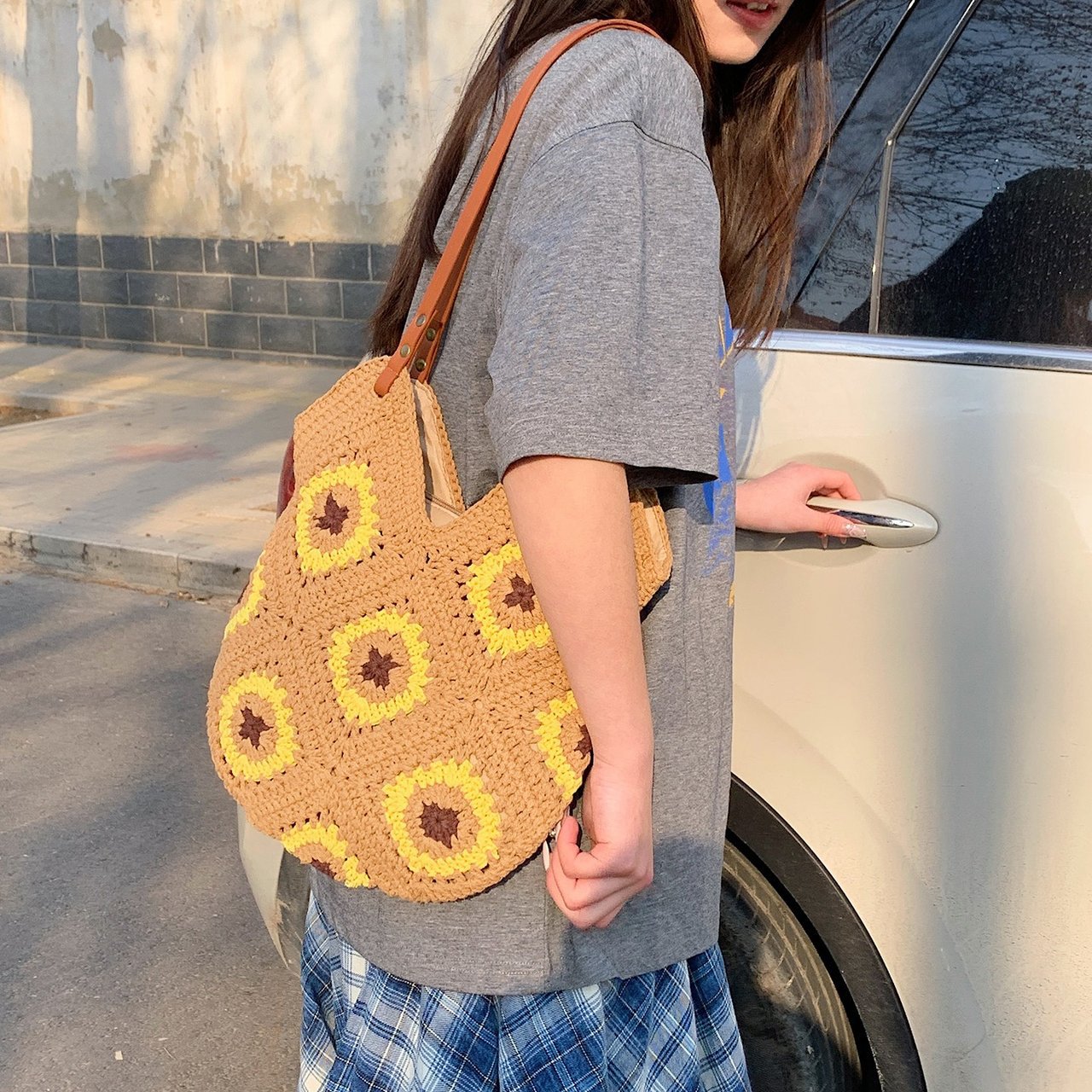 Women's Summer Hand-woven Fashionable Knitted Commuter Versatile Large Women's Shoulder Bag