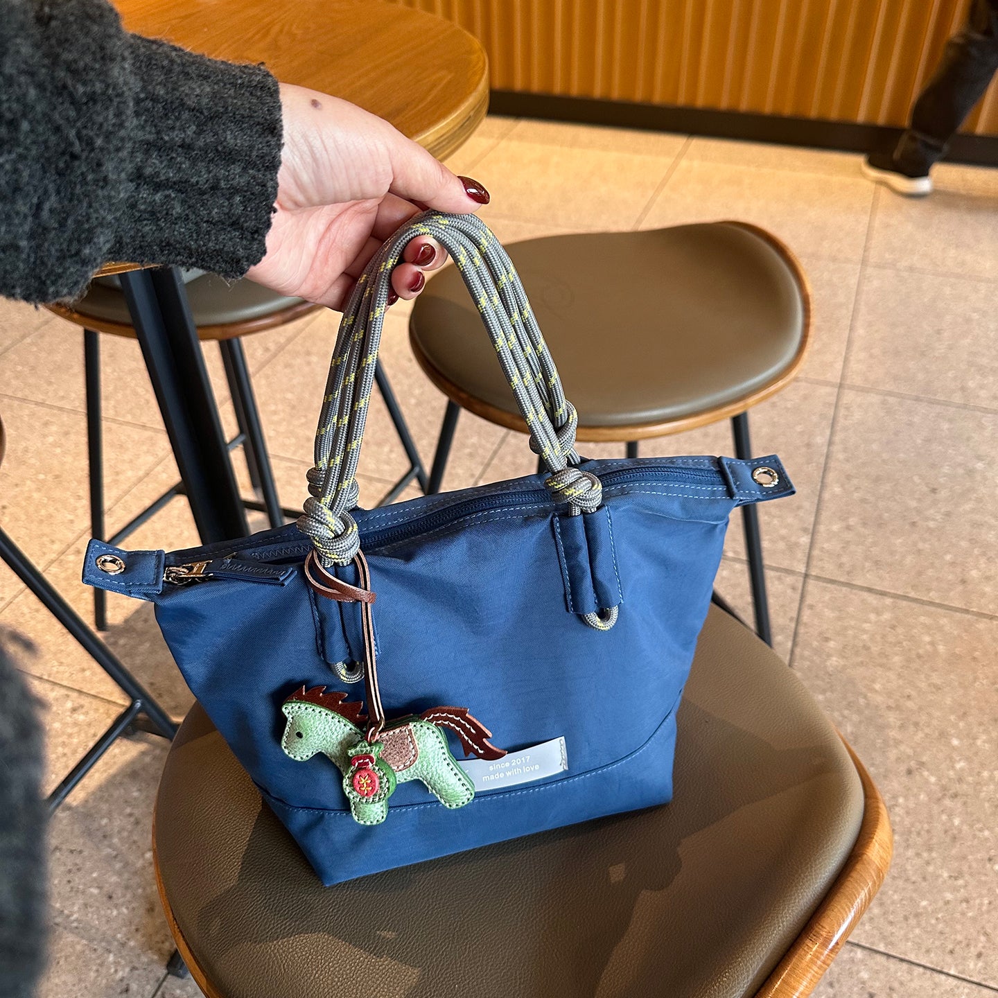 Niche Class Carrying Lunch Box Pull Waterproof Canvas Commuter Super Handbags