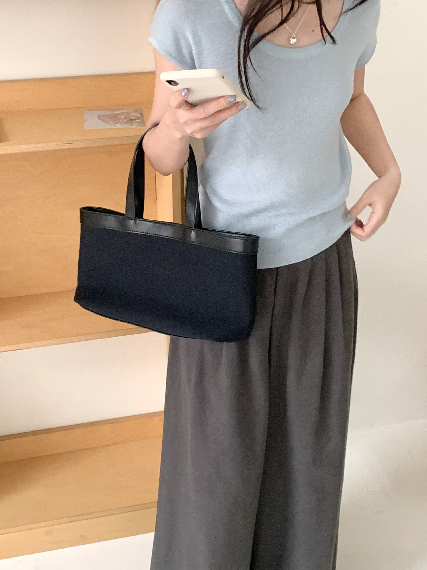 Women's Korean Style Summer Commuter High-grade Large Capacity Design Women's Shoulder Bag