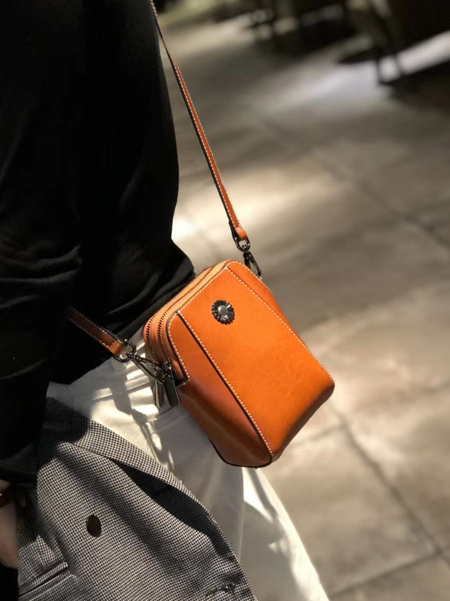 Women's Mobile Large Capacity Simple Leather Niche Women's Messenger Bag