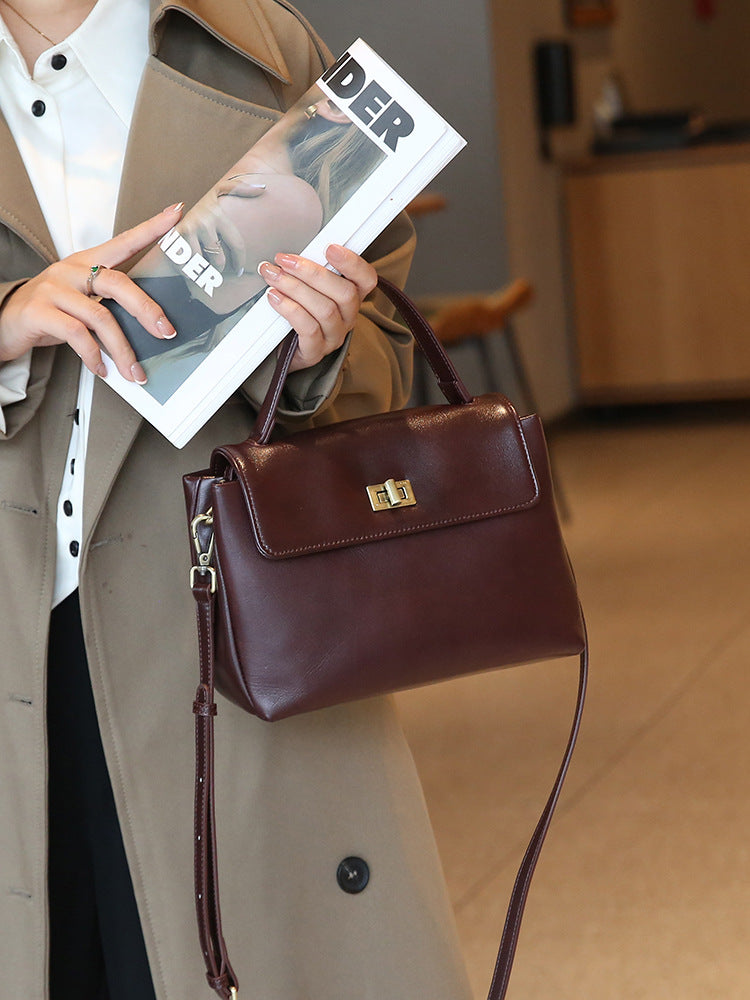 Women's Genuine Leather High-grade Retro Fashion Commuter Women's Messenger Bag