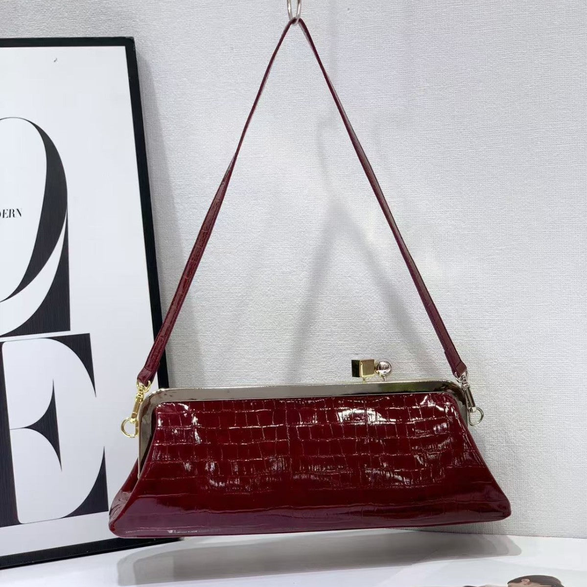 Cowhide Baguette Hand-held Dress Dinner Triangle Commute Women's Shoulder Bag