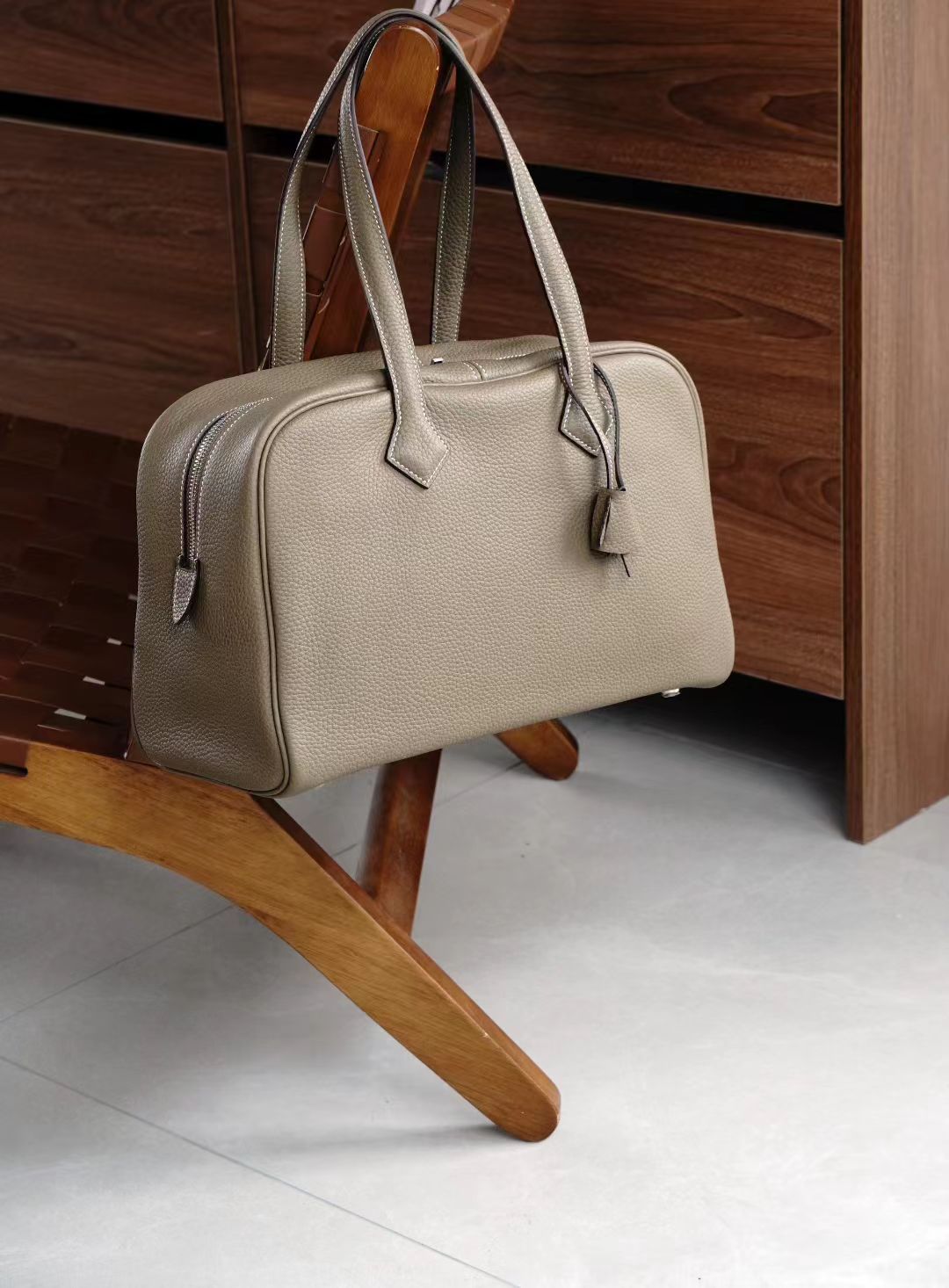Women's Victoria First Layer Cowhide Large Capacity Versatile Commuter Women's Shoulder Bag
