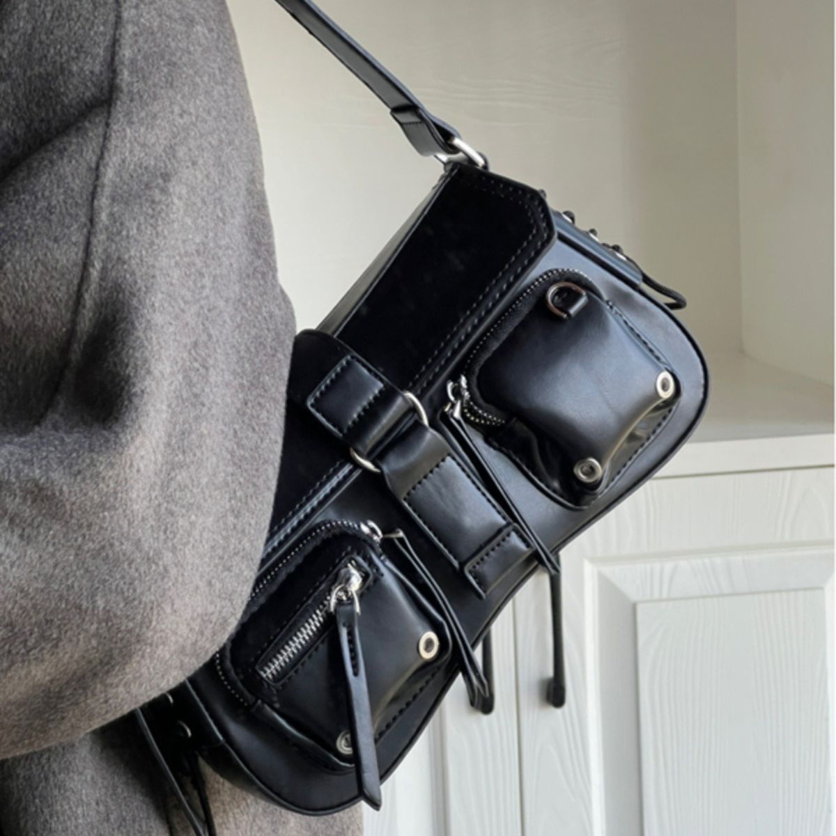 High-grade Female Motorcycle Sweet Cool Hot Baguette Women's Shoulder Bag
