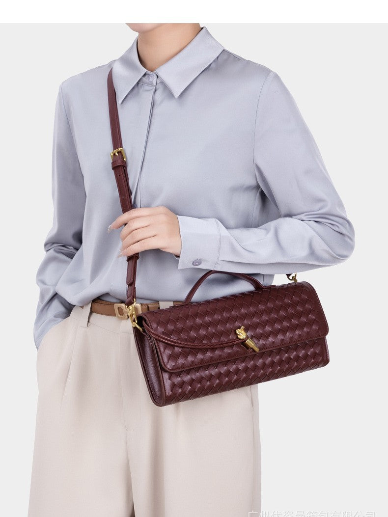 Women's Popular Hand-woven Baguette Fashion Horizontal Clutch Women's Handbag