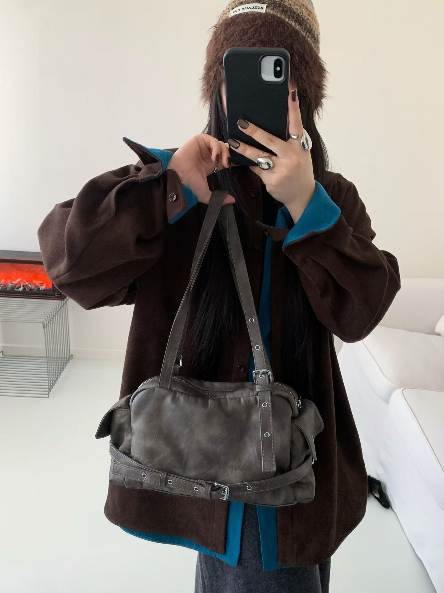 Women's Niche Motorcycle Rivet Design Bowling Underarm Women's Shoulder Bag