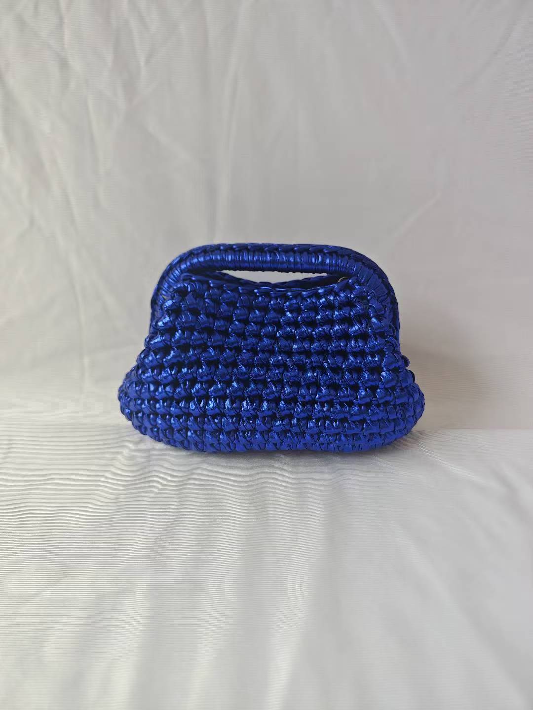 Women's Hand-woven Chain Mini Style Metallic Cloth Women's Handbag