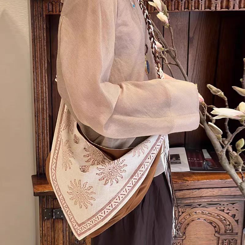 Tassel Linen Rope Woven Vacation Large Capacity Design Women's Messenger Bag