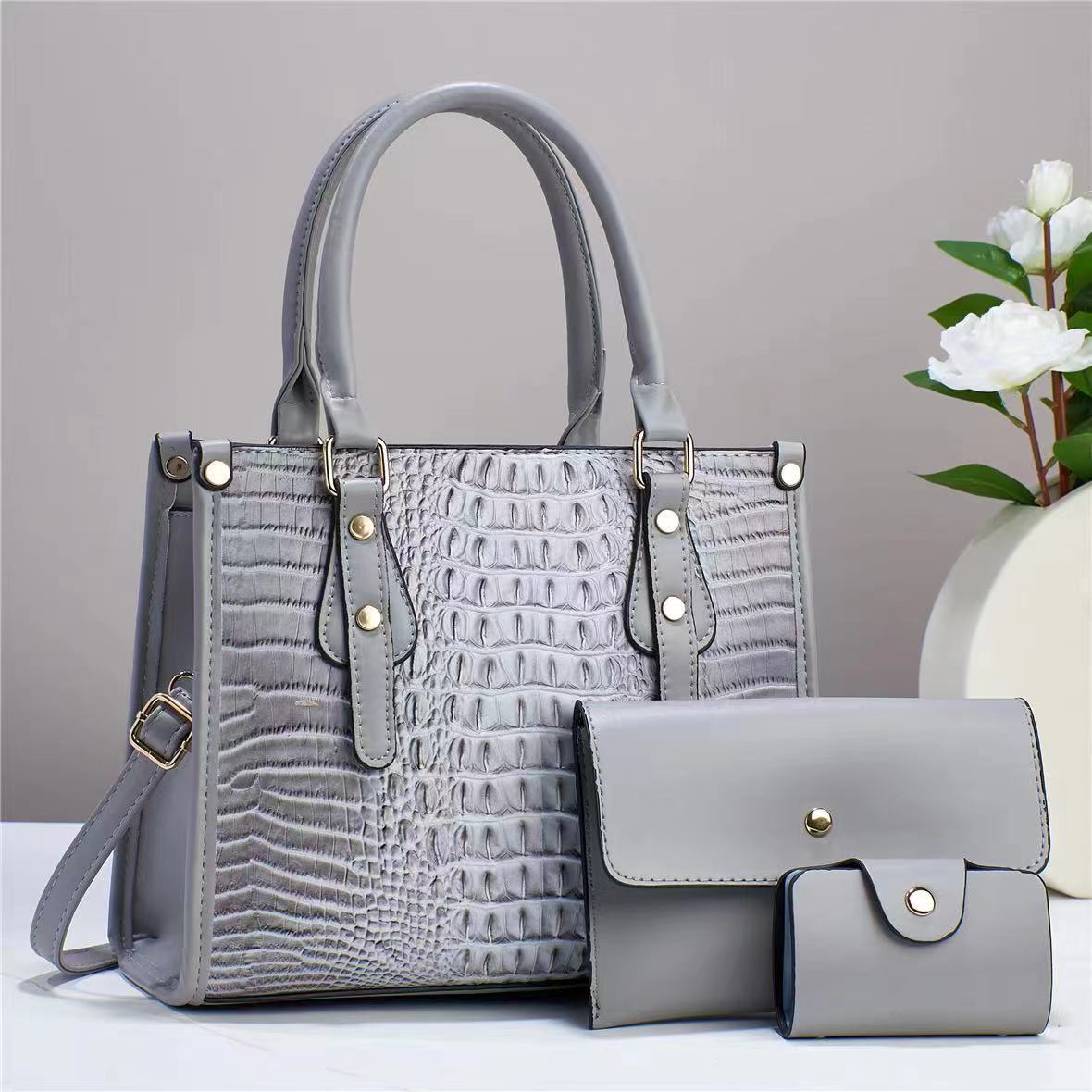Women's Crocodile Pattern Embossed Large Capacity Mom Trendy Fashion One Women's Handbag