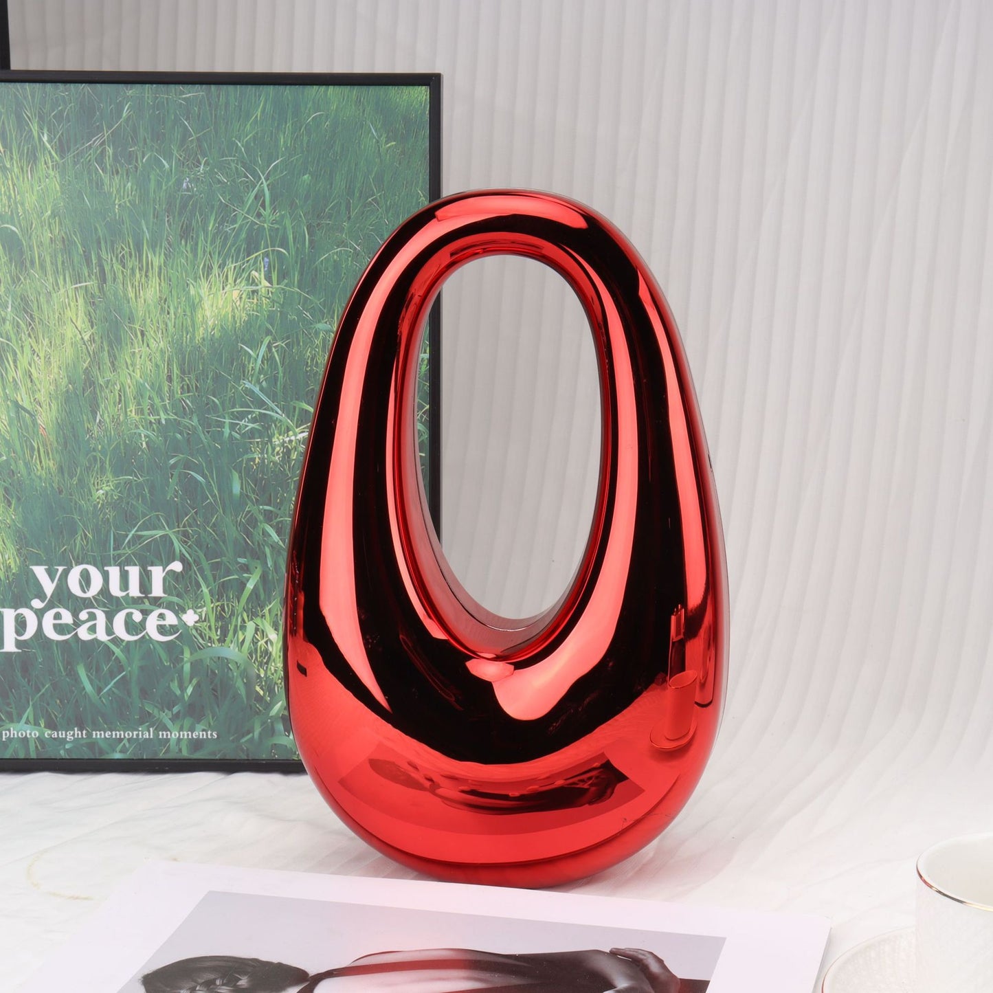 Underarm Oval Hardshell Banquet Metal Chain Dinner Bag