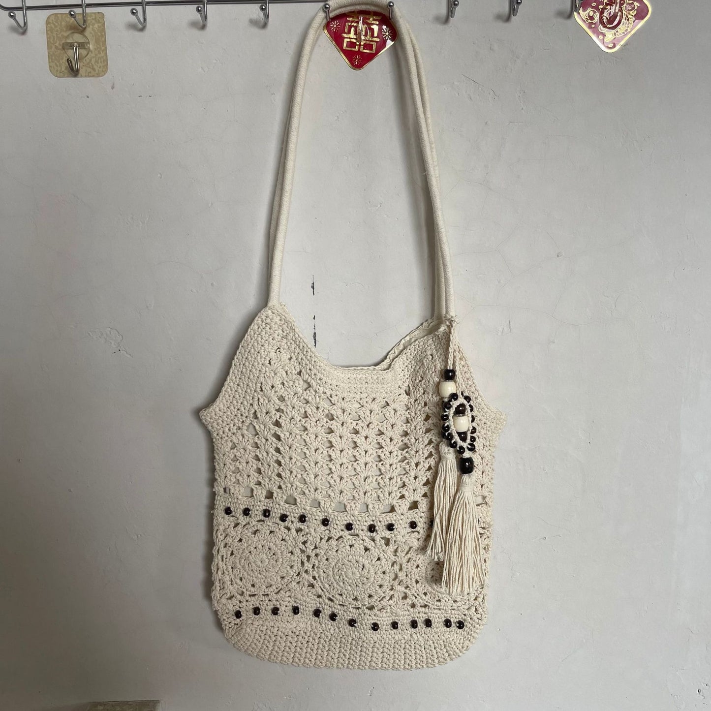 Women's Fashion Wooden Bead Tassel Cotton Thread Woven Hollow Bags