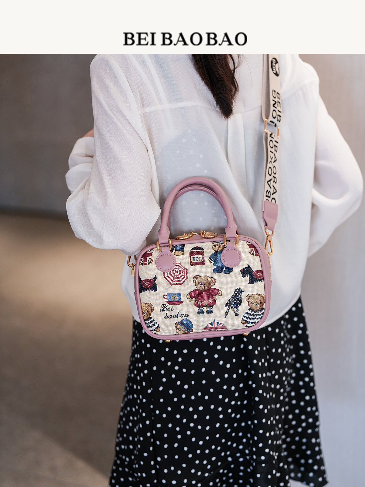 Source Cute Cartoon Bear Niche Design Women's Handbag