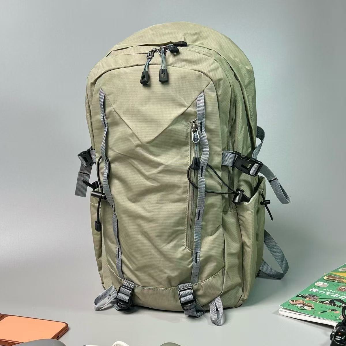 Large Capacity Lightweight Multifunctional Climbing Commuting Yellow Mountain Climbing, Hiking Bag