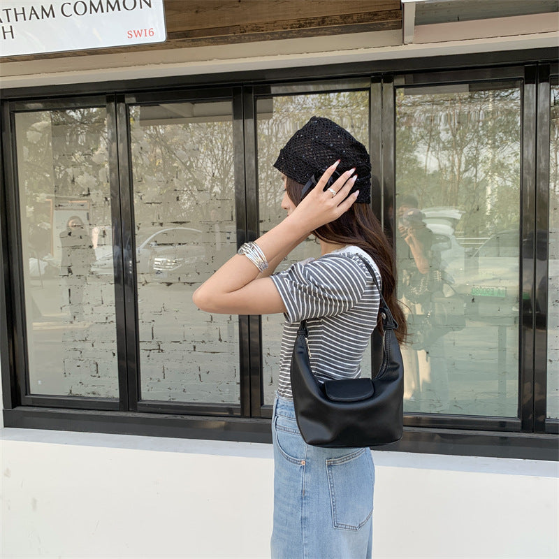 Sweet Large Capacity Underarm Niche Commuter Women's Shoulder Bag