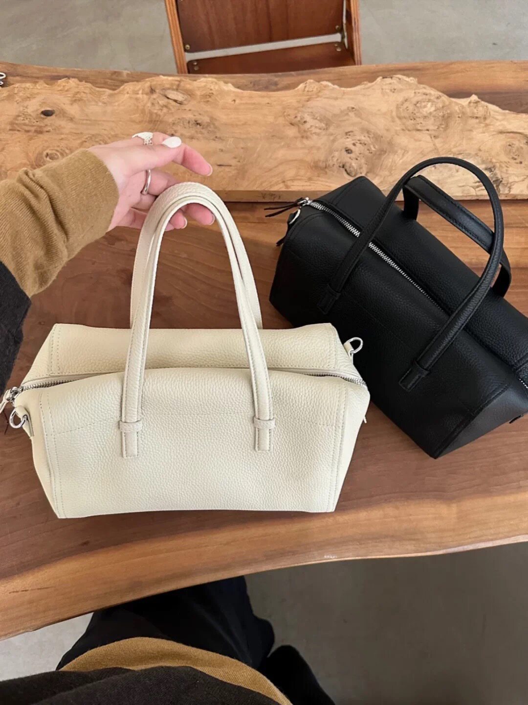 Korean Style Retro Hand Holding Pillow Boston Bags